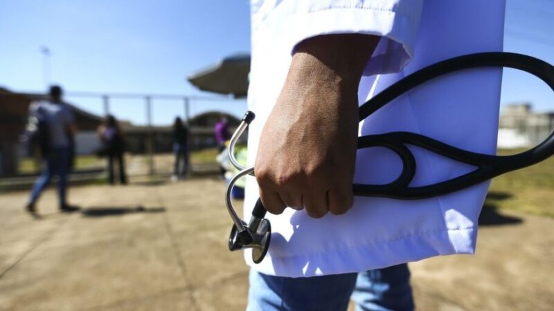 Lula relança Mais Médicos nesta segunda-feira