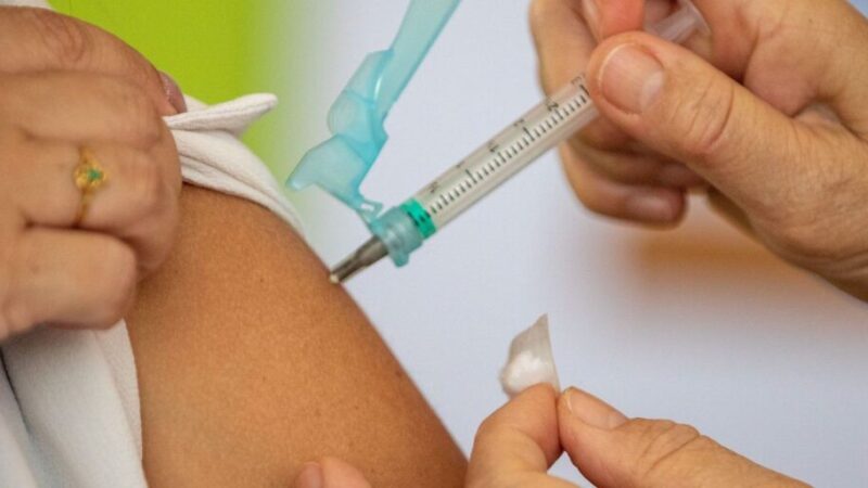 Covid-19: vacina bivalente está disponível para públicos prioritários