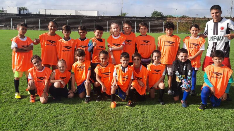 Escolinha de Futebol – Projeto Meu Guri realiza amistoso