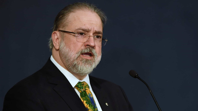 Augusto Aras diz ser contra suspender decretos de Lula sobre saneamento