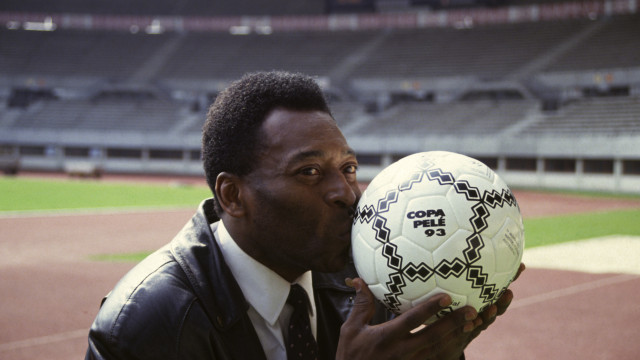 Pelé vira adjetivo sinônimo de ‘excepcional’ e é inserido no dicionário Michaelis