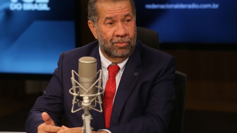 Desafio da Previdência é reduzir fila da perícia, diz Carlos Lupi