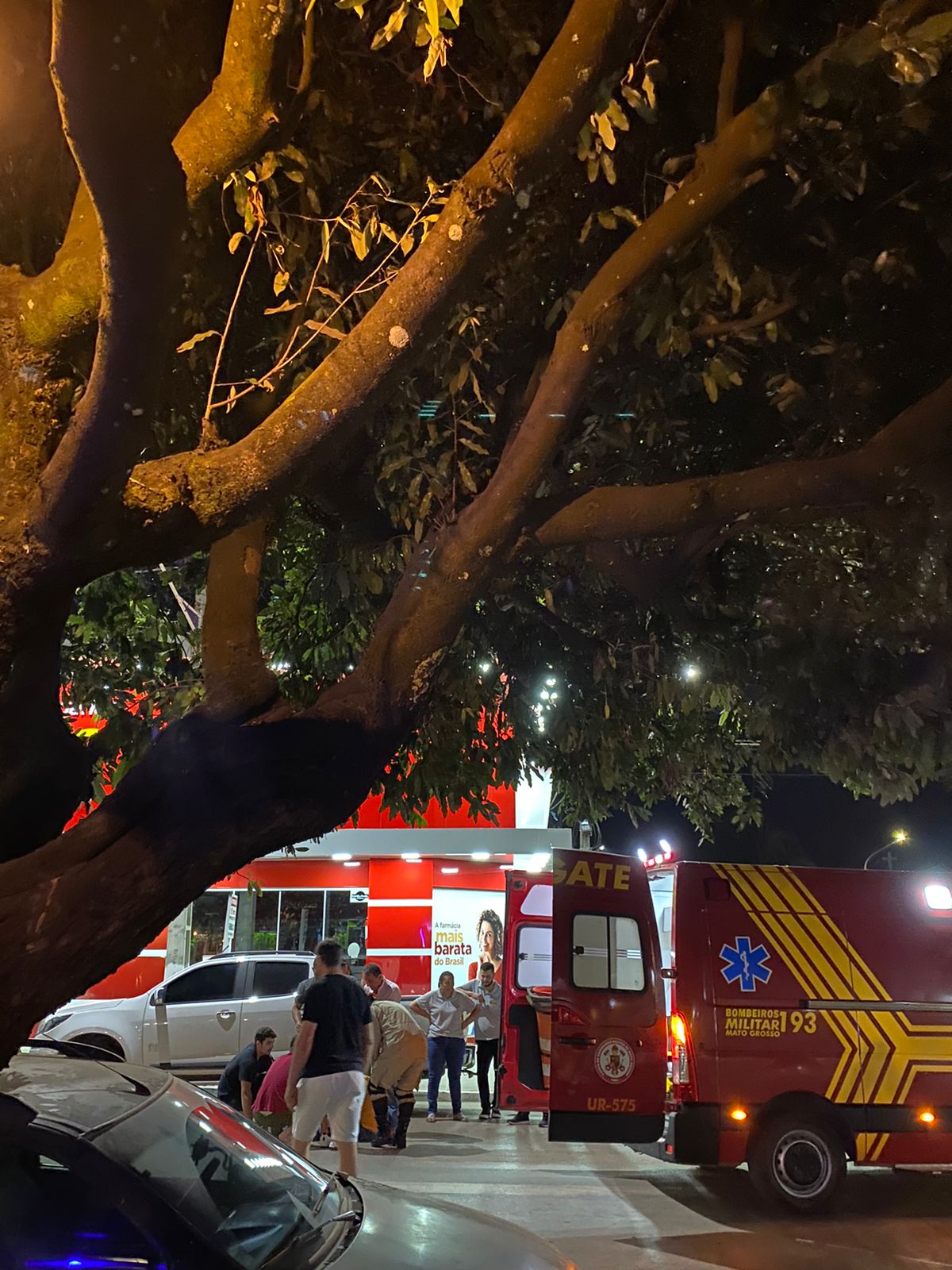 Pedestre é atropelado por motocicleta no Centro de Guarantã