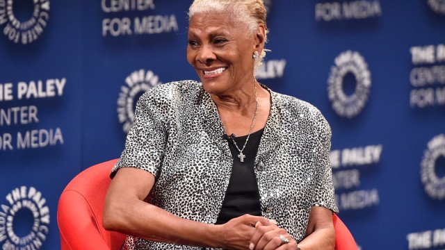 Dionne Warwick critica o pop e diz que vai se mudar para o Brasil ao se aposentar