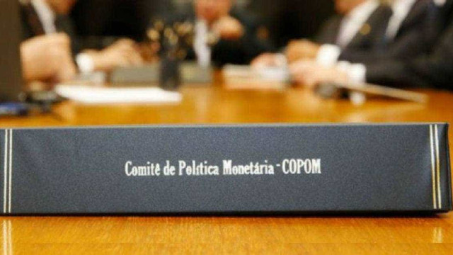 Arcabouço fiscal reduziu incertezas sobre crescimento da dívida pública, diz ata do Copom