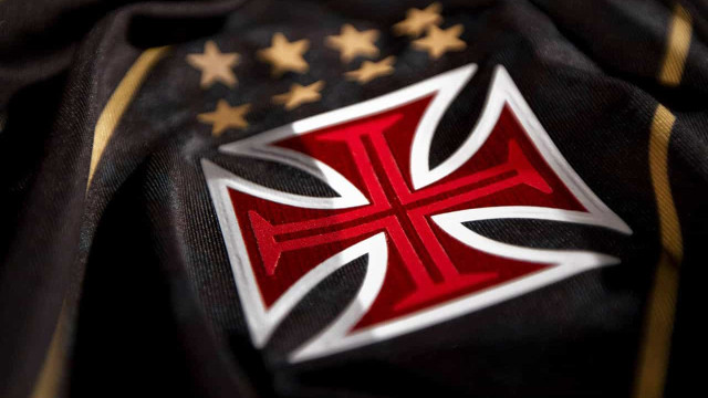 Vasco visita preocupado Coritiba para se reencontrar com vitória no Brasileirão