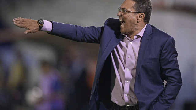 Luxemburgo estreia para reorganizar o Corinthians e buscar a paz com a torcida