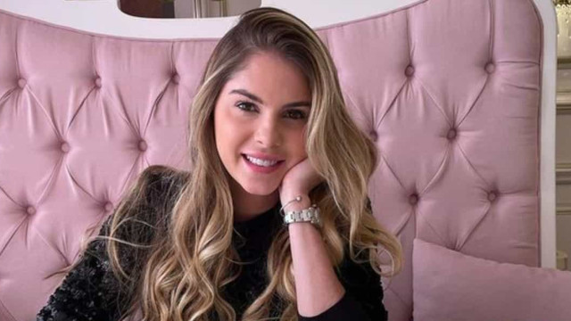 Bárbara Evans anuncia gravidez de gêmeos