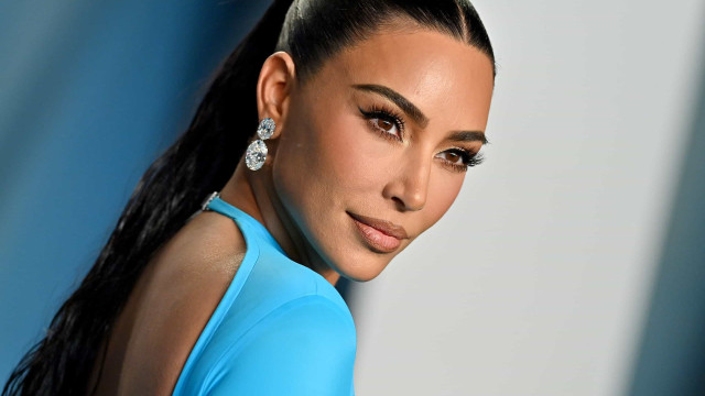 Kim Kardashian diz que rotina corrida com os filhos a faz chorar até dormir
