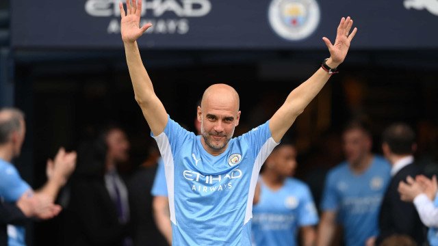 Manchester City é campeão inglês sem entrar em campo, após derrota do Arsenal