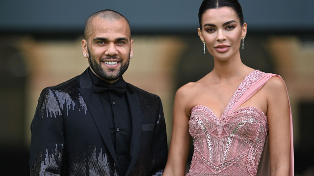 Daniel Alves recebe visita de Joana Sanz em prisão para discutir divórcio