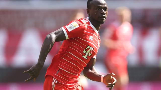 Tuchel deixa Sadio Mané (literalmente) com os calções na mão