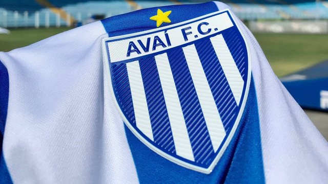 Avaí suspende contrato de zagueiro citado em investigação de manipulação de resultados