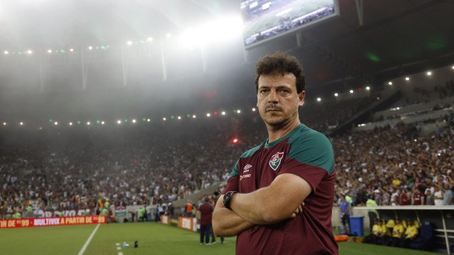 Diniz ataca arbitragem e critica Gabigol por lance com Ganso: ‘Pisou porque quis’