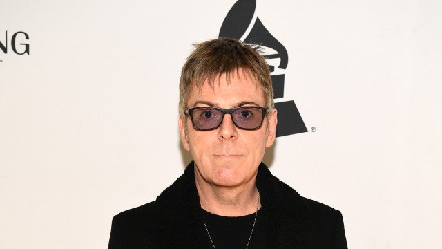 Morre Andy Rourke, baixista da banda The Smiths, aos 59 anos