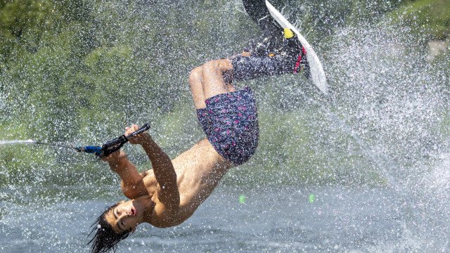 Astro do esqui aquático morre de forma repentina aos 18 anos