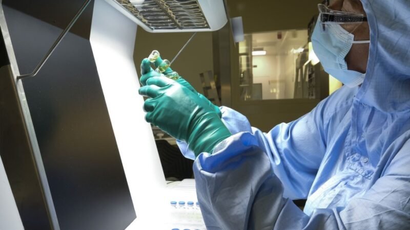 Anvisa renova autorização de vacinas e medicamentos de uso emergencial