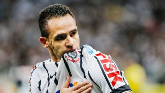 Corinthians evita novo sacrifício e não terá Renato Augusto contra o Santos