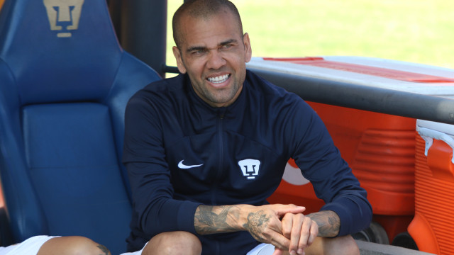 Daniel Alves completa 5 meses na prisão por acusação de estupro e pode ser julgado em outubro