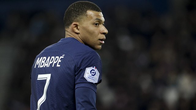 Mbappé diz que Messi não recebeu o respeito que merecia na França