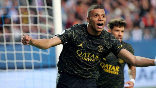 Mbappé quebra o silêncio e se defende: "Renovação nunca foi discutida"