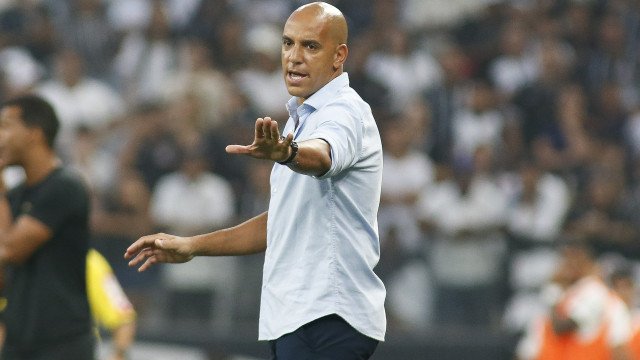 Rafinha faz contra, Cruzeiro bate o São Paulo e encerra jejum no Brasileiro