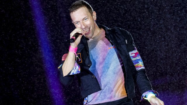 Foto mostra como o filho de Chris Martin está ‘a cara do pai’