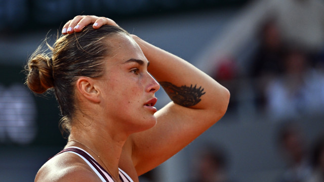 Sabalenka avança em Roland Garros e mantém sonho de liderar o ranking