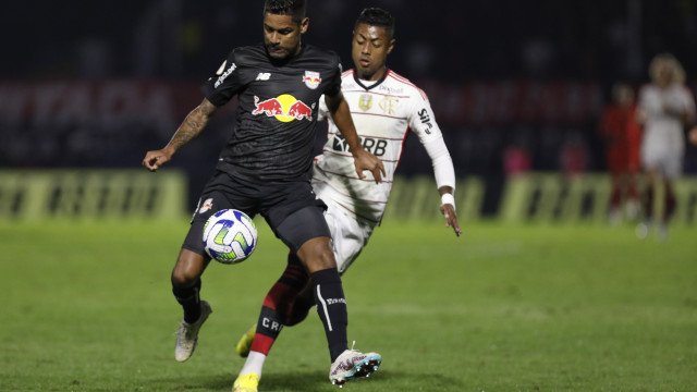 Flamengo é humilhado pelo Bragantino, perde série invicta de 10 jogos e não assume 2º lugar