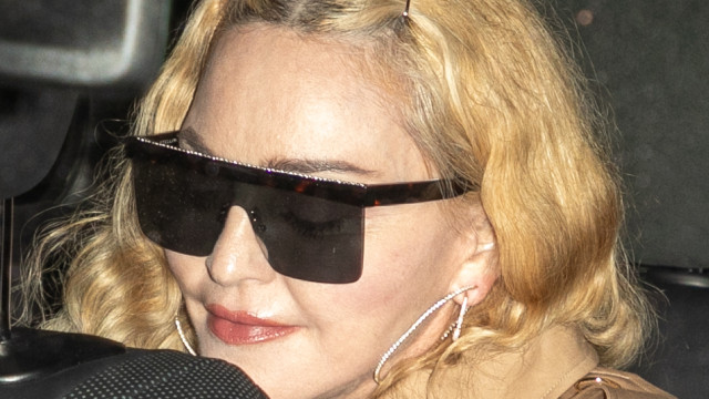 Madonna estaria vomitando sem parar e sem sair da cama, segundo portal