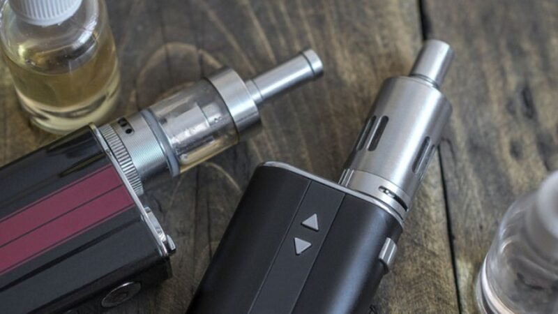 Apesar de proibida, venda de cigarros eletrônicos continua no Brasil