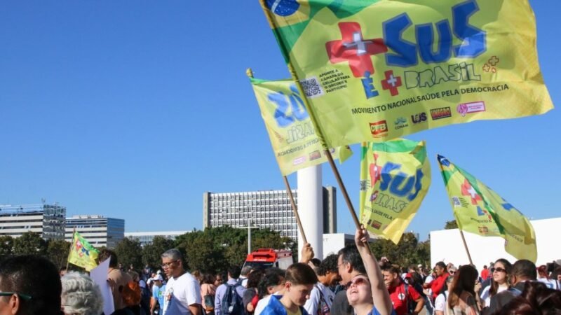 Ato em Brasília faz defesa do SUS, da vida e da democracia