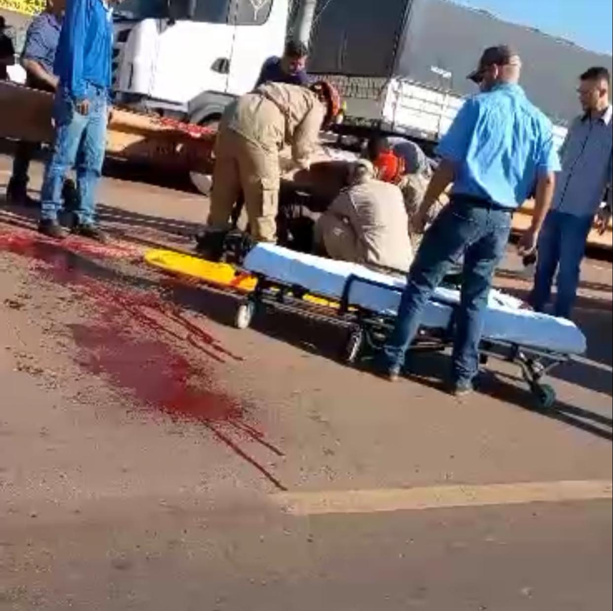 Guarantã: Homem de 44 anos fica gravemente ferido após colidir em proteção de metal na BR-163