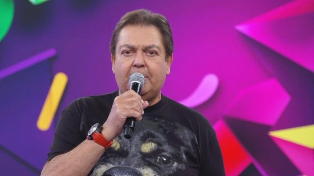 Faustão sugere que se aposentou em entrevista em evento