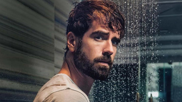 Após assumir namoro, Marcos Pitombo diz que passou a ‘naturalizar o afeto e o amor’