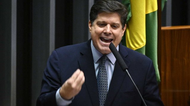 Vamos ser honestos, não precisa de mais tempo’, diz Baleia Rossi sobre reforma tributária