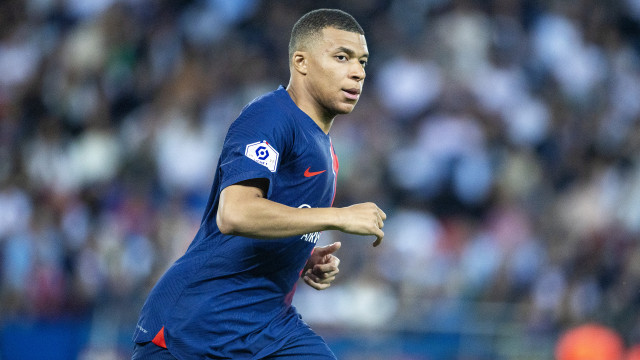 Presidente do PSG fala sobre situação de Mbappé