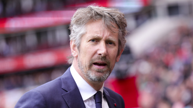 Van der Sar é transferido para Holanda, mas segue estável e em cuidados intensivos