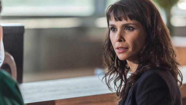 ‘Acho os podcasts um perigo, as pessoas falam coisas muito íntimas’, diz Débora Falabella