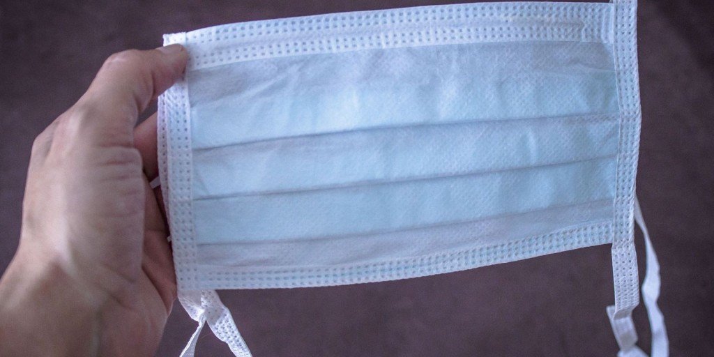 UFRJ recomenda uso de máscaras em ambientes fechados da universidade