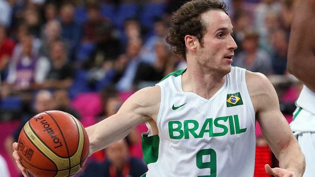 Seleção de basquete é convocada para Copa do Mundo com Raulzinho e Huertas