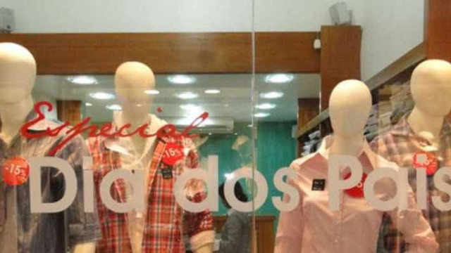 Pais querem eletrônicos de presente, mas vão ganhar roupas, indica pesquisa