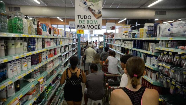Ipea aponta deflação em julho para as famílias de renda muito baixa