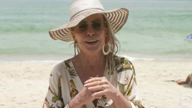 Ana Maria Braga participa de batismo no rio Jordão