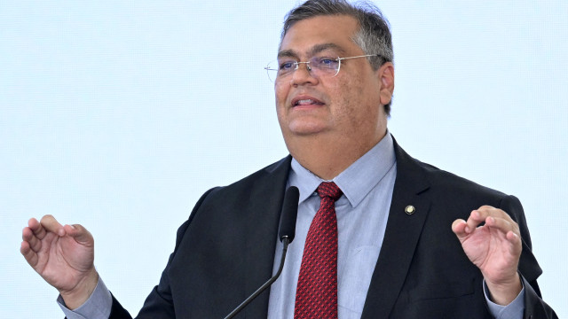 Dino manda PF escoltar comitiva da CPI do MST na Bahia após pressão
