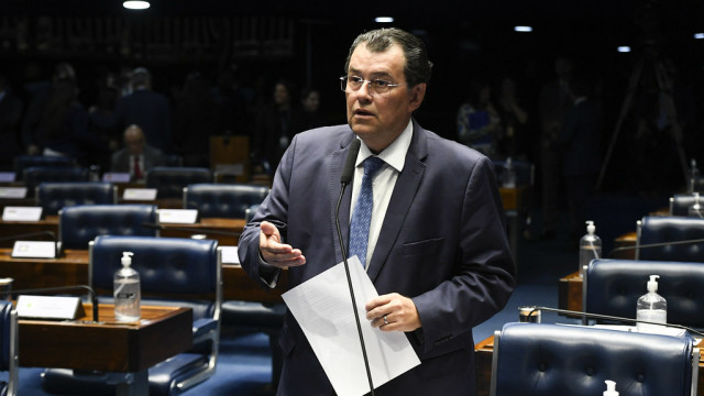 CCJ do Senado deve receber nesta terça-feira PEC da reforma tributária, diz  Eduardo Braga