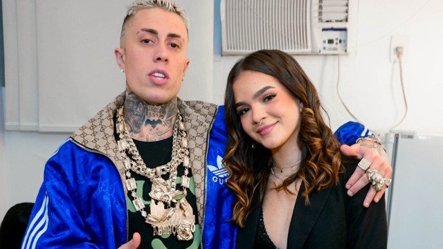 Mel Maia ganha declaração apaixonada de MC Daniel na Times Square