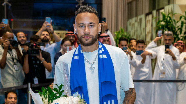 Al-Hilal coloca Neymar no céu com drones e faz mosaico para receber o craque