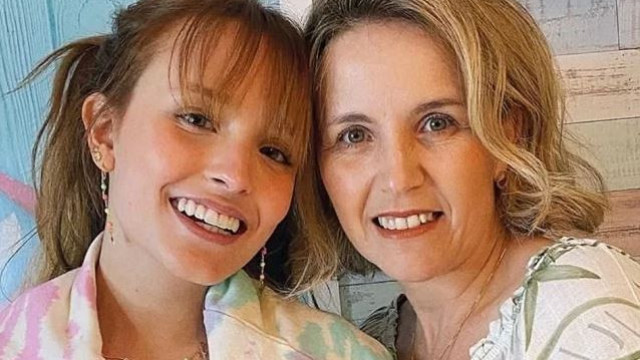 Mãe de Larissa Manoela passa mal durante entrevista e desabafa: ‘Nunca quis o dinheiro dela’