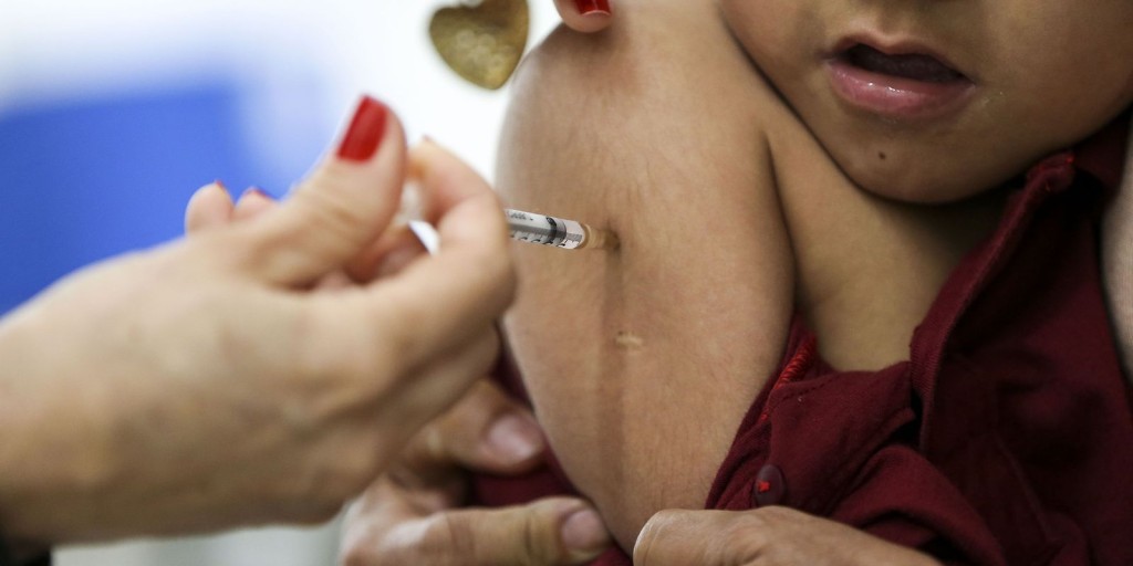 Campanha de multivacinação para menores de 15 anos chega a 7 estados